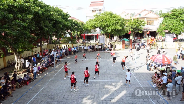 Lệ Ninh: Tổ chức thành công giải bóng chuyền nam lễ hội 2/9