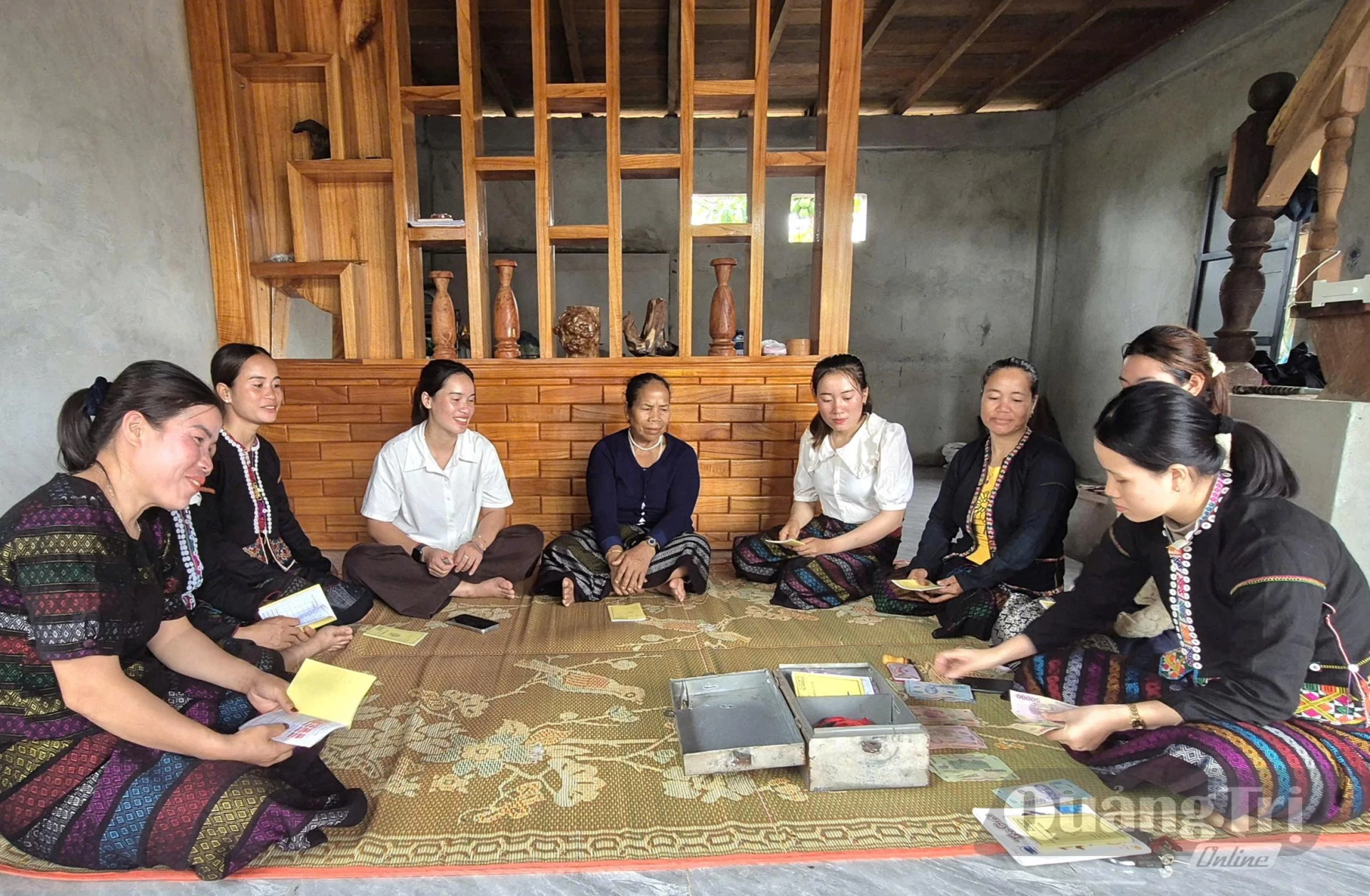 Tham gia tổ tiết kiệm và vay vốn giúp chị em phụ nữ xã Lìa chủ động nguồn vốn phát triển kinh tế gia đình - Ảnh: K.S