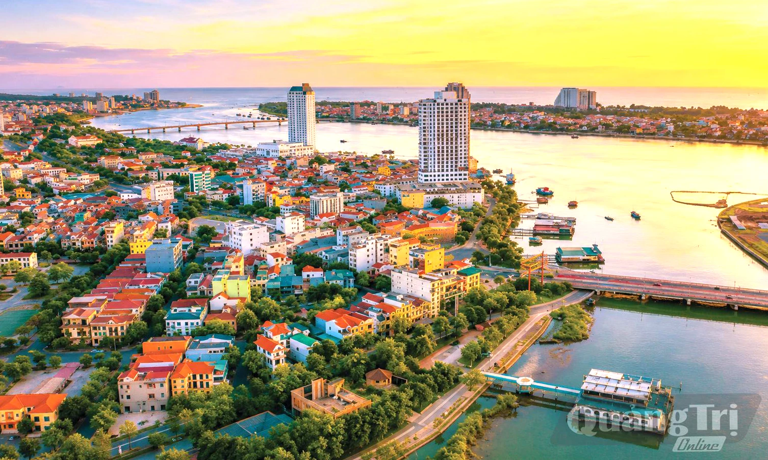 Đổi mới và kiên định, bài học vô giá