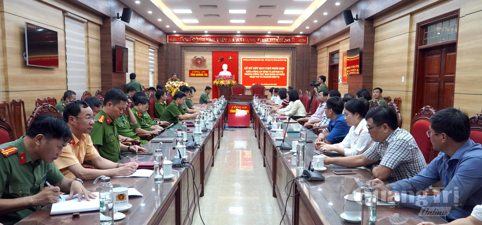 Quang cảnh buổi lễ - Ảnh: H.Tr