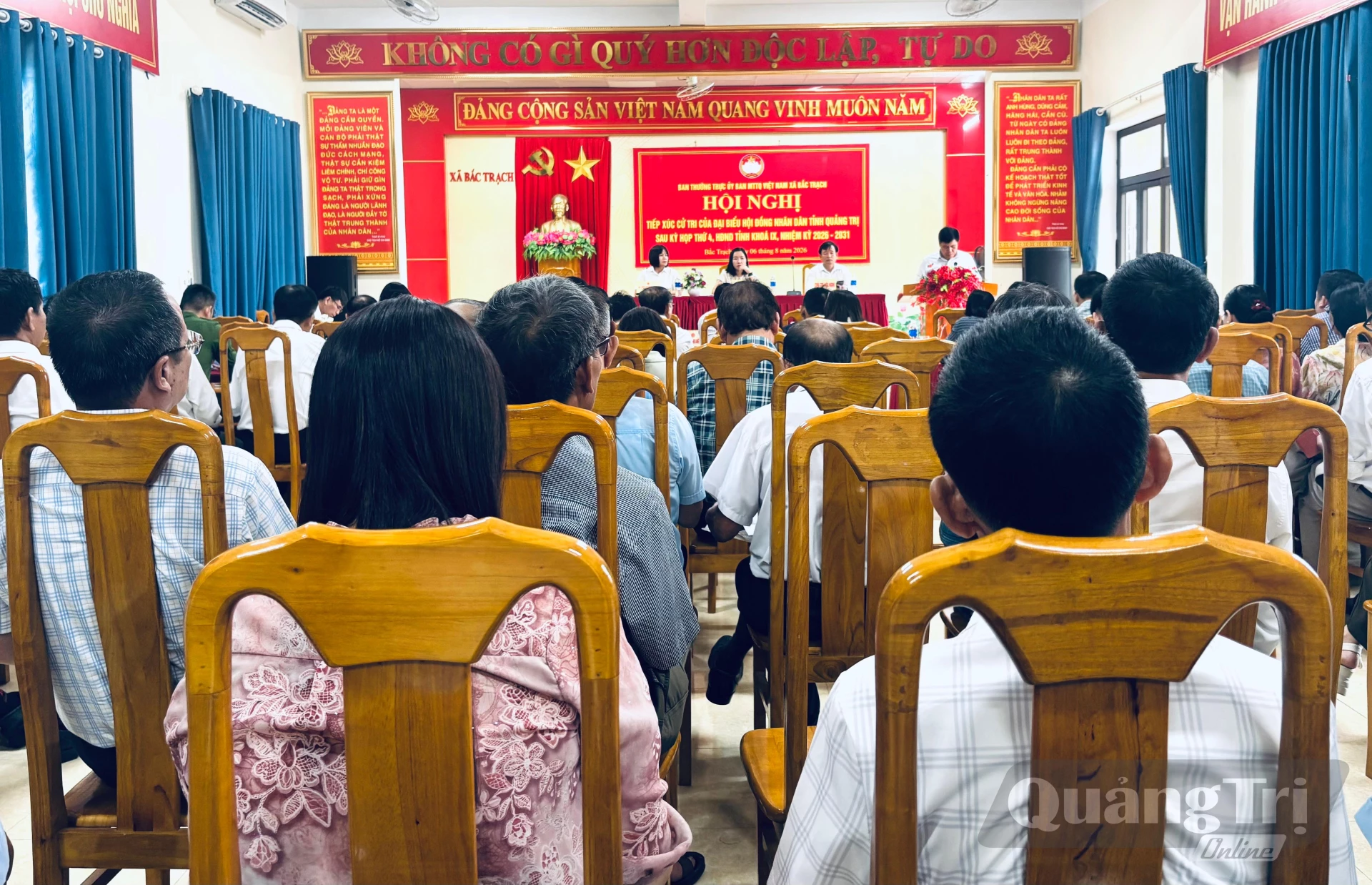 Quang cảnh buổi tiếp xúc cử tri - Ảnh: K.H