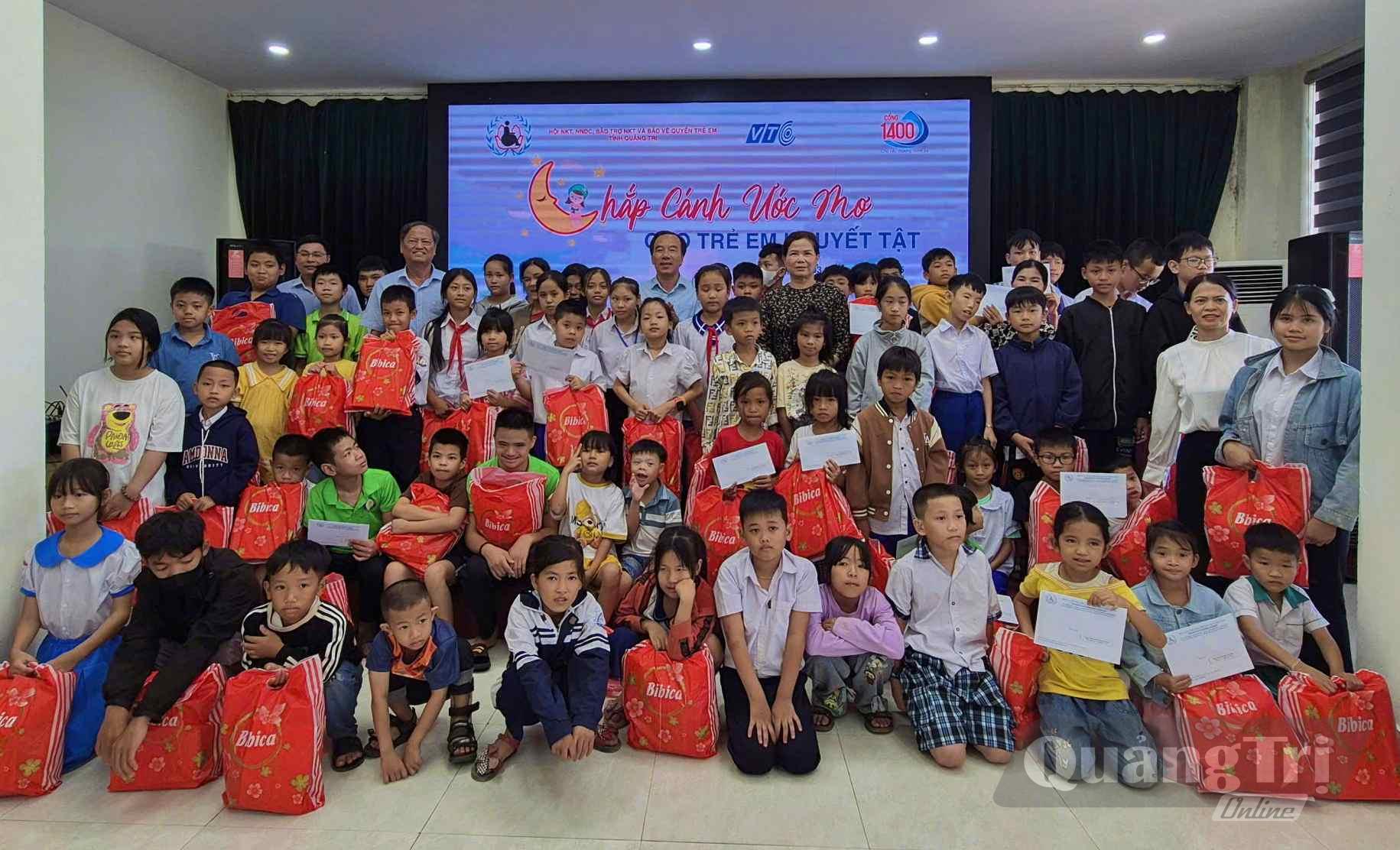 Từ sự kết nối của Hội Người khuyết tật, nạn nhân da cam, bảo trợ người khuyết tật và bảo vệ quyền trẻ em tỉnh, nhiều trẻ khuyết tật, nạn nhân da cam được tiếp sức - Ảnh: Q.H
