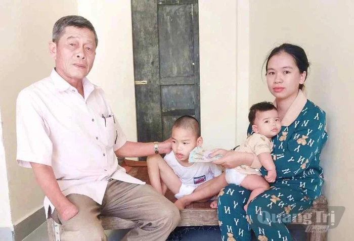 Lặng thầm giúp người đồng cảnh
