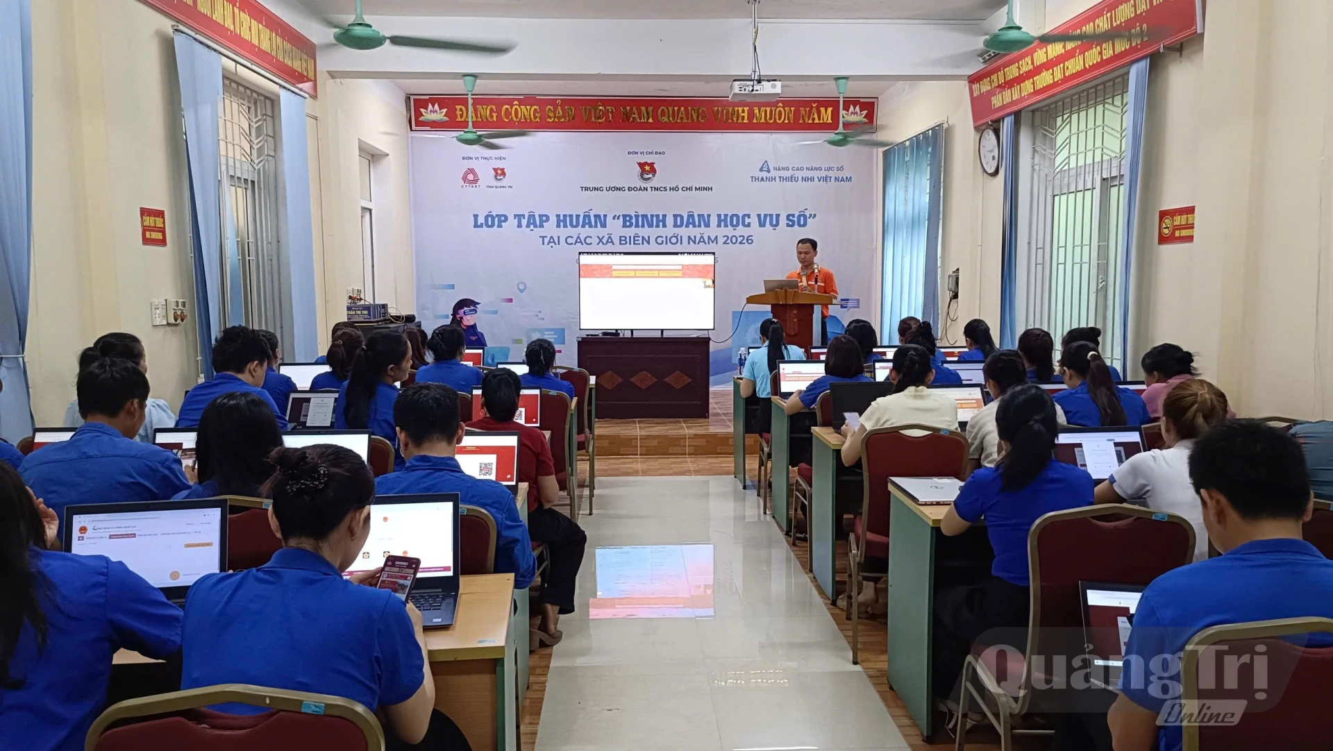 Ngày hội 'Bình dân học vụ số' tại xã biên giới Tuyên Lâm