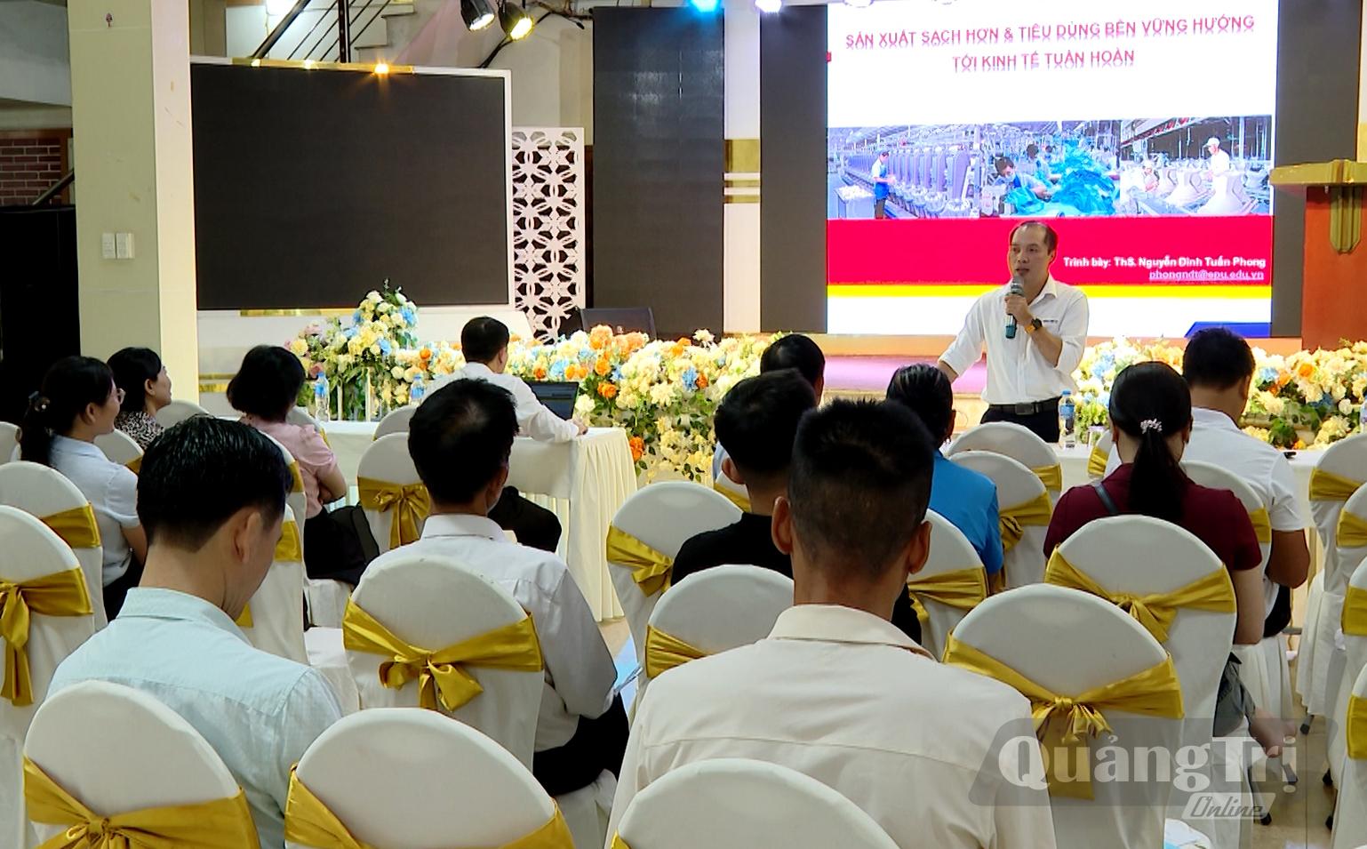 Quang cảnh lớp tập huấn - Ảnh: L.T