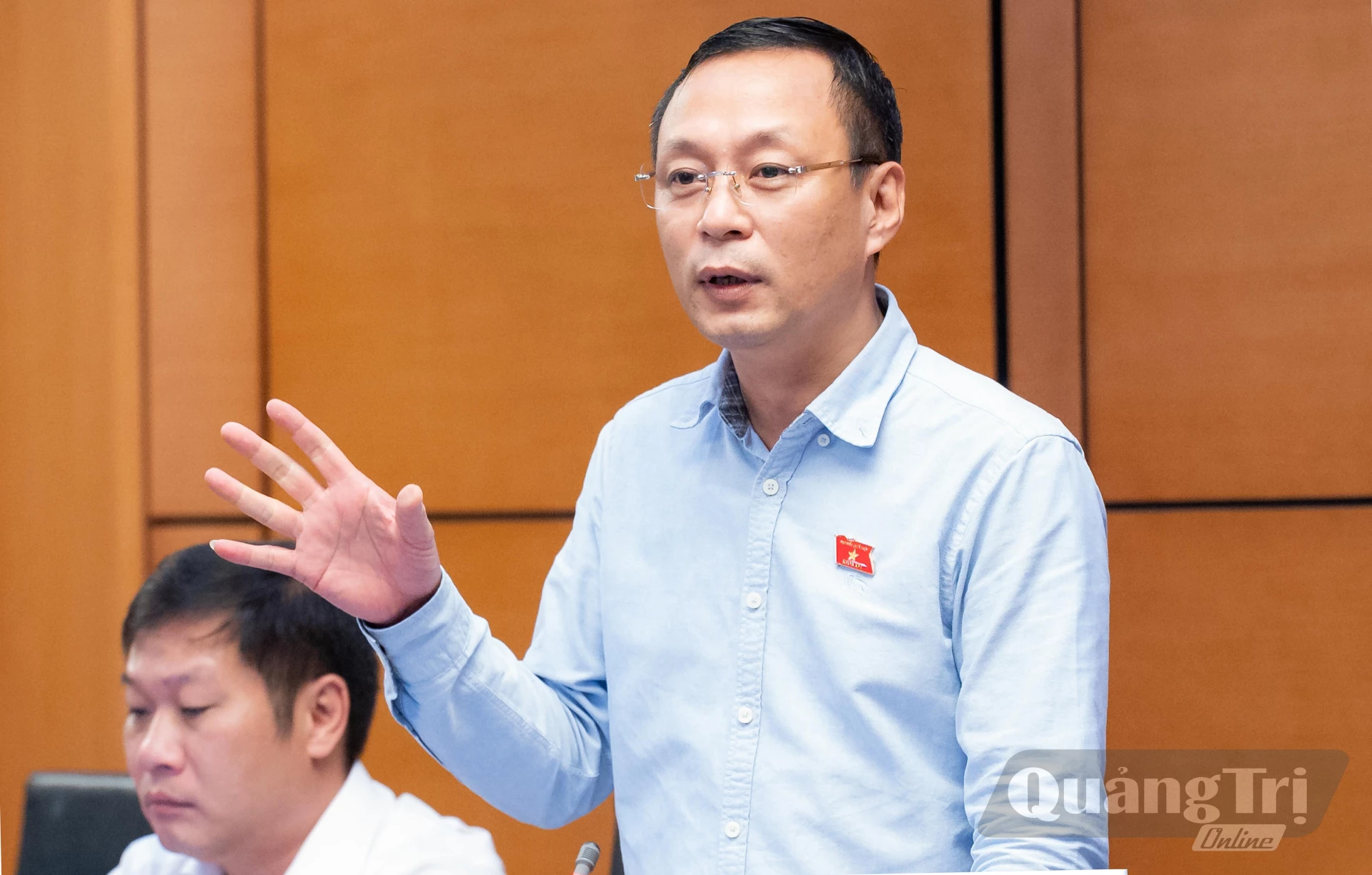 Đồng chí chí Hoàng Nam Hải, Ủy viên chuyên trách Ủy ban Dân nguyện và Giám sát của Quốc hội thảo luận tại tổ - Ảnh: N.M