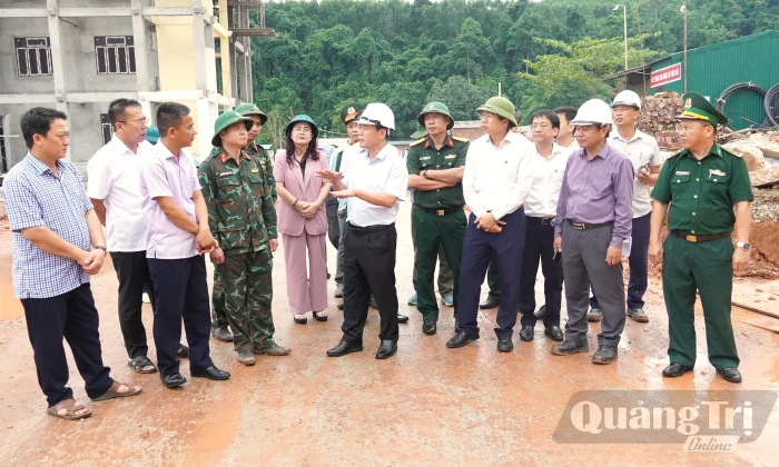 Đẩy nhanh tiến độ thi công các dự án Trường nội trú tiểu học và THCS Thượng Trạch, Dân Hóa