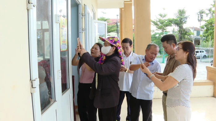 Đổi mới cách lắng nghe dân