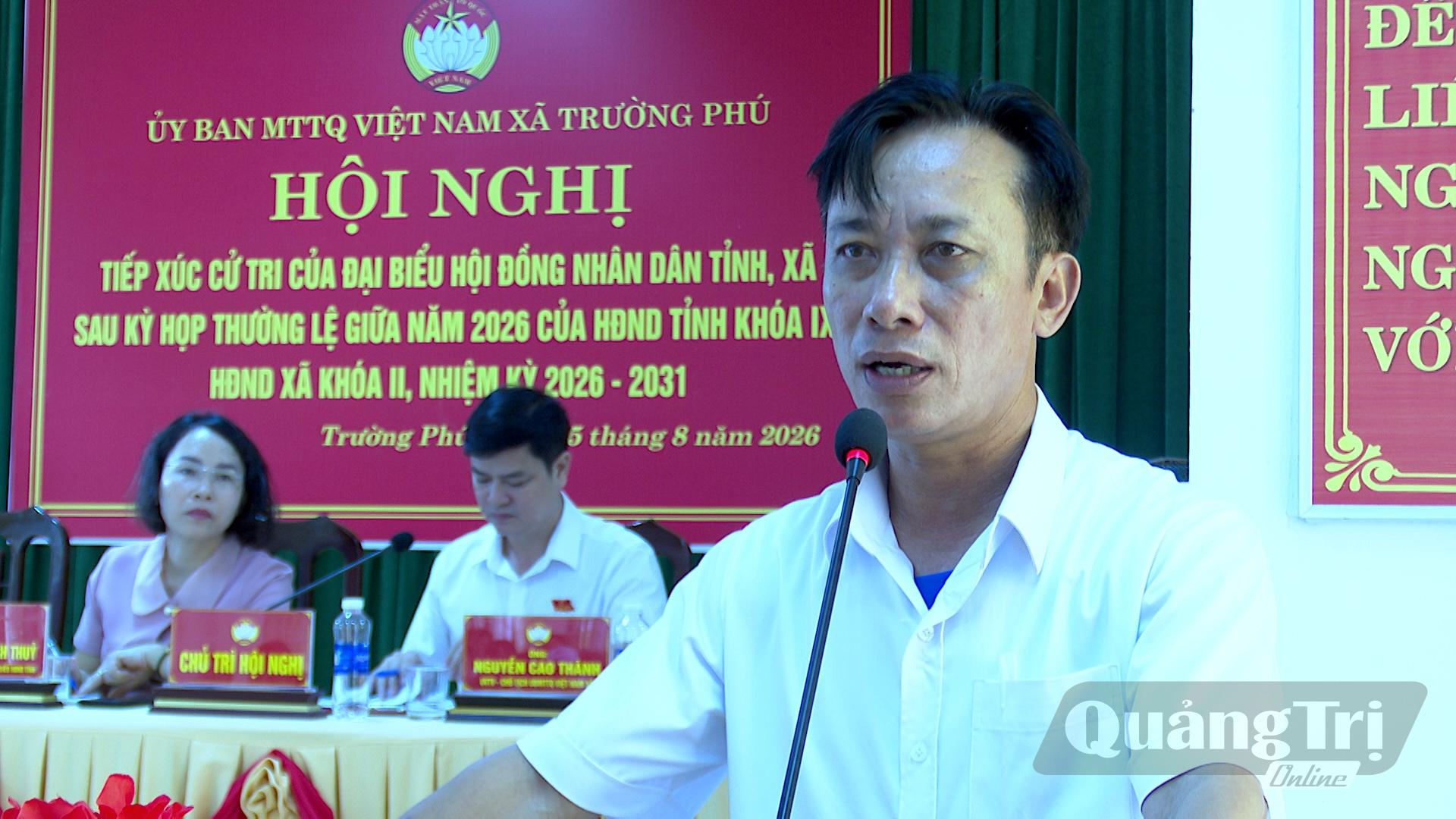 Cử tri xã Trường Phú bày tỏ sự phấn khởi trước những kết quả phát triển kinh tế-xã hội mà tỉnh đạt được - Ảnh: Quang Ngọc