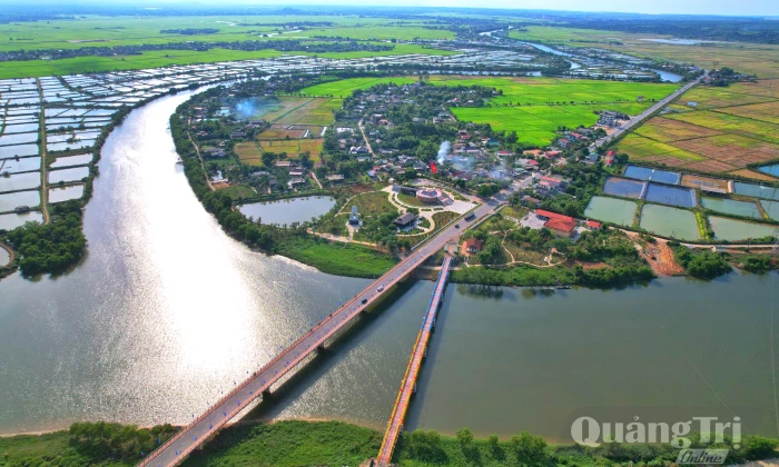 Giữ 'căn cước' trong dòng chảy hội nhập
