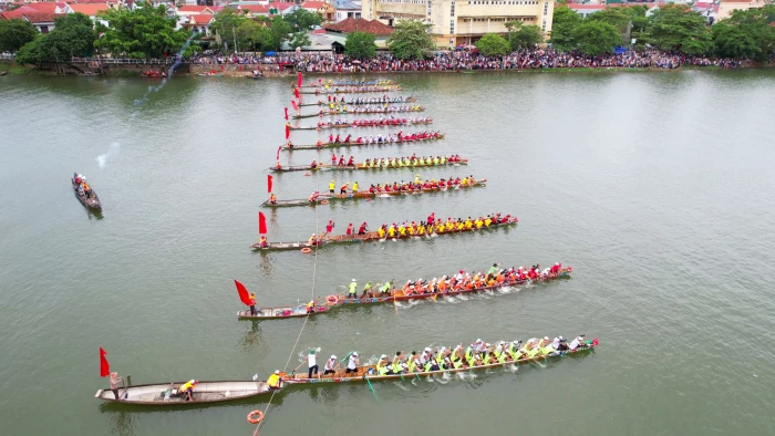 Sôi nổi vòng loại thuyền bơi nam trên sông Kiến Giang