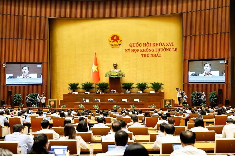 Quốc hội thảo luận hai dự án Luật về quân sự, quốc phòng và Luật Dầu khí