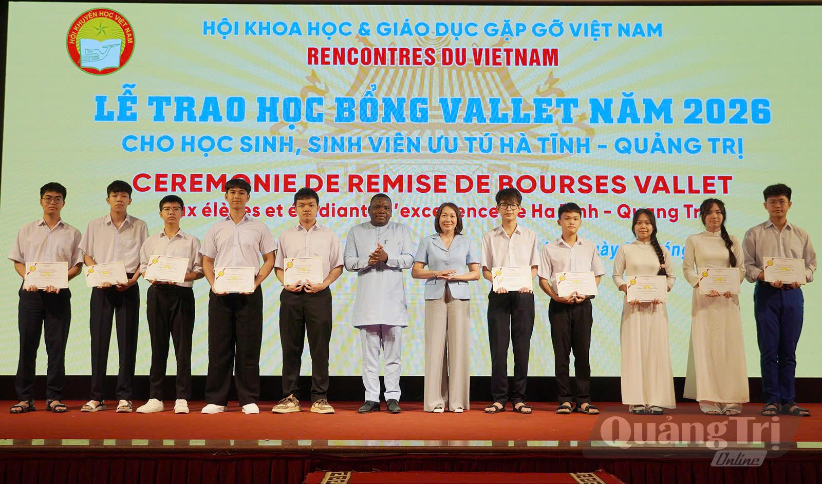 Tỉnh Quảng Trị có 158 em vinh dự được nhận học bổng với tổng kinh phí hỗ trợ là 2,822 tỷ đồng - Ảnh: T.L
