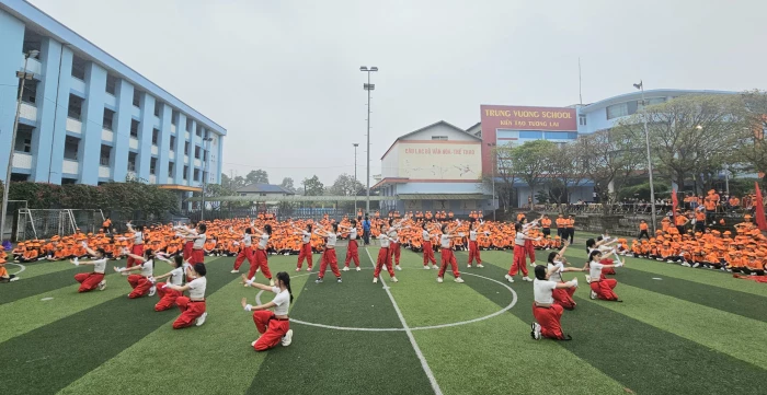 Yêu cầu Trường Trưng Vương chấp hành cho học sinh nghỉ học do ảnh hưởng bão số 10