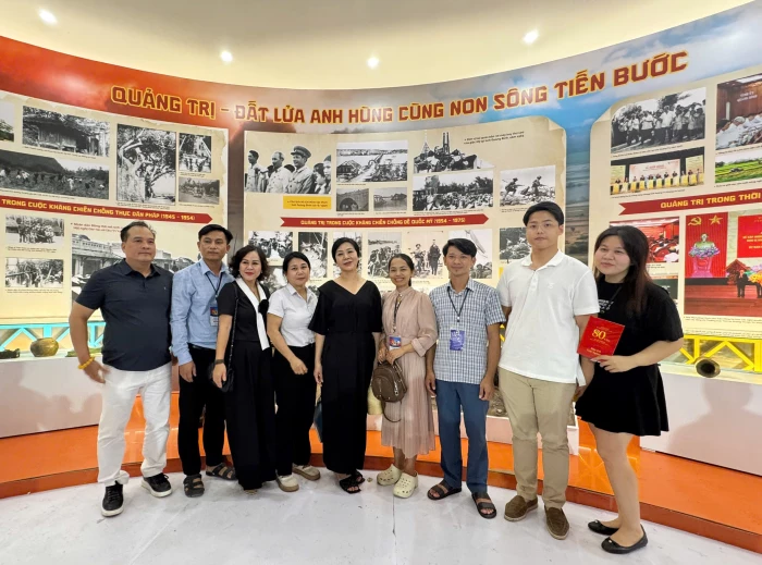 Gần 80.000 lượt khách tham quan gian trưng bày tỉnh Quảng Trị