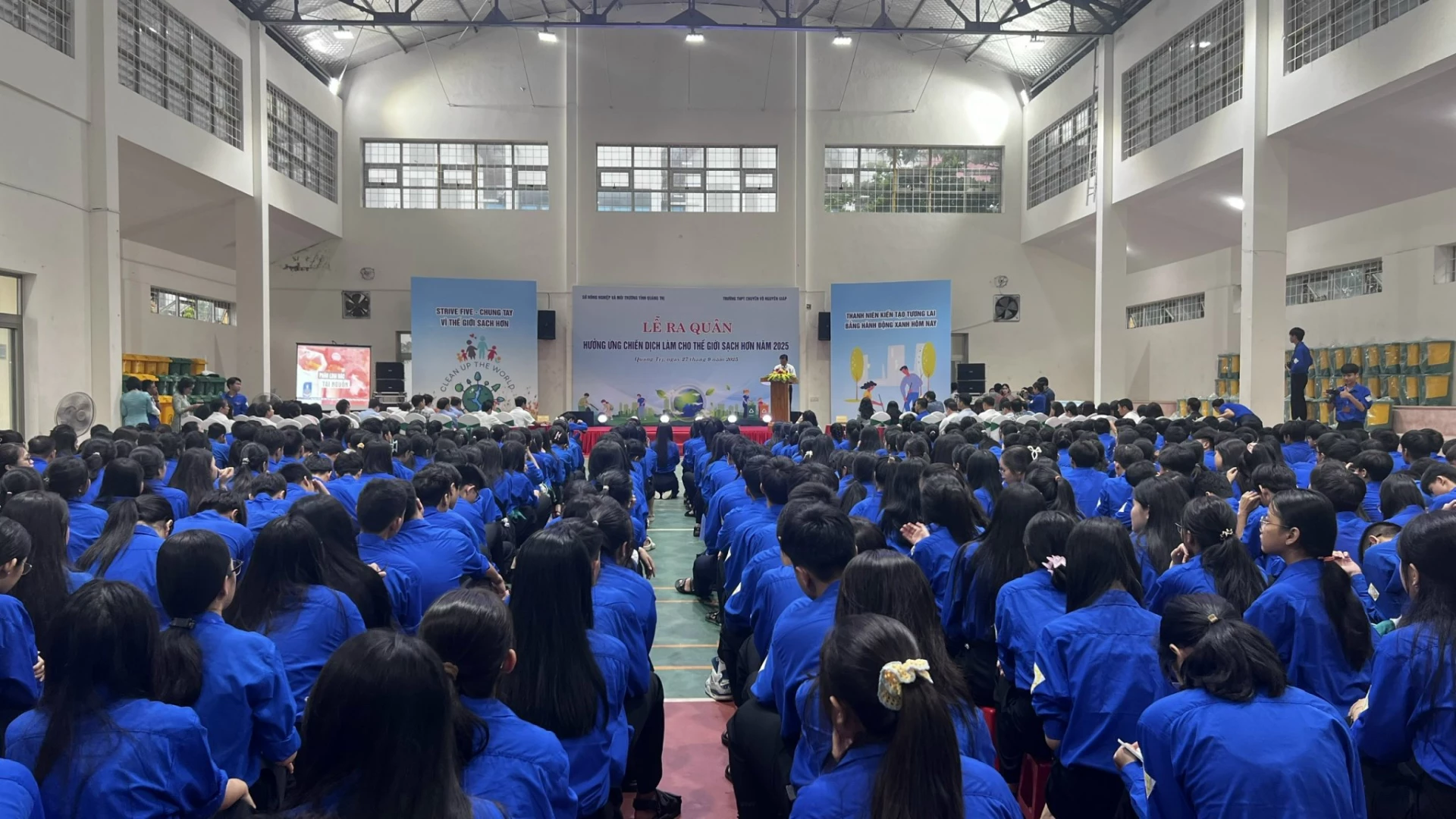 Quang cảnh Lễ ra quân