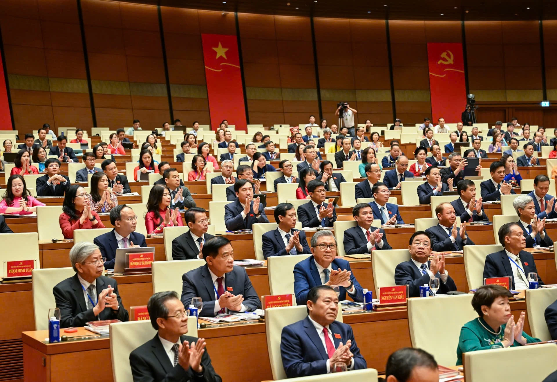 Các đại biểu tham dự đại hội .