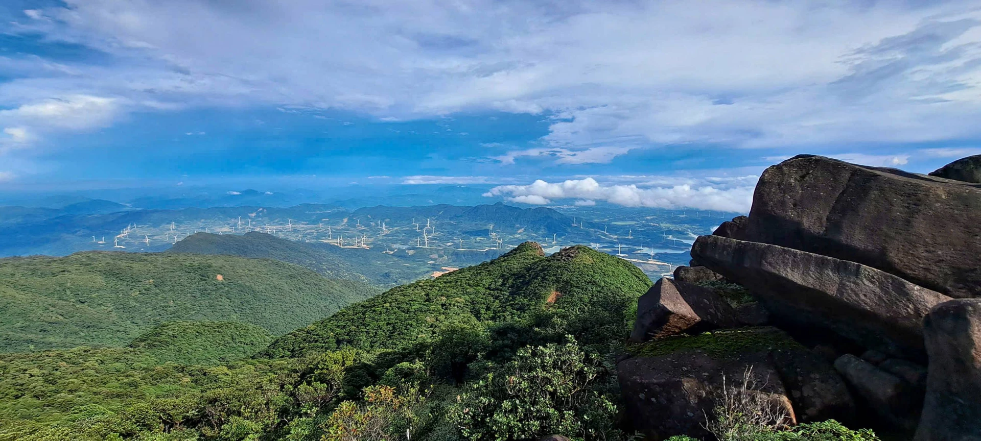 Khai thác thử nghiệm sản phẩm du lịch sinh thái “Trekking đỉnh Pa Thiên-Voi Mẹp, chinh phục nóc nhà Quảng Trị