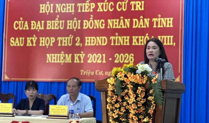 Đại biểu HĐND tỉnh tiếp xúc cử tri sau kỳ họp thứ 2