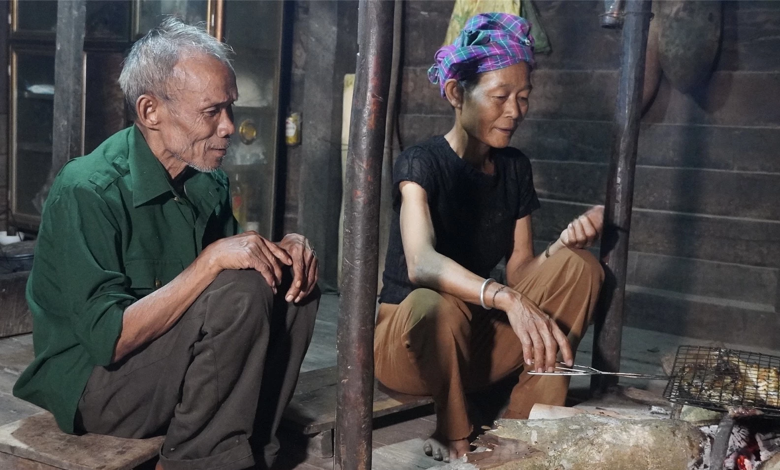 Cuộc sống bình dị khi về già của vợ chồng ông Hồ Phoóc -Ảnh: T.A