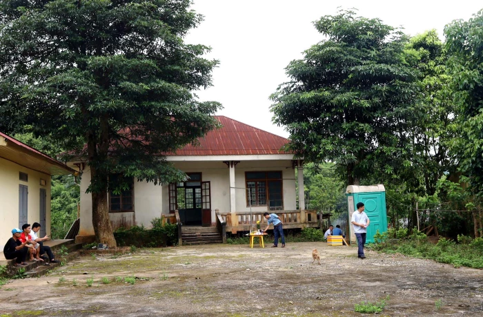 Hỗ trợ 500 triệu đồng sửa chữa nhà sinh hoạt cộng đồng bản Chăm Pu