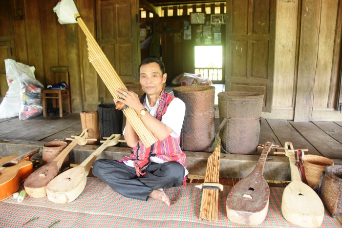 Nghệ nhân đa tài ở thôn Ra Lây