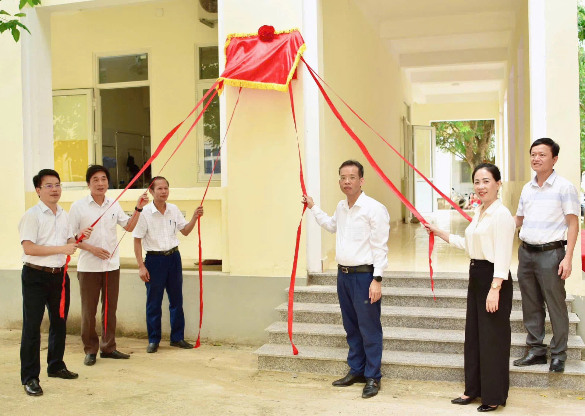 Nhiều công trình y tế, giáo dục trên địa bàn tỉnh được đầu tư xây dựng từ nguồn thu xổ số- Ảnh: C.N
