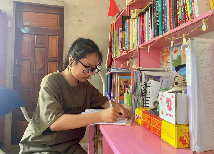 Cô học trò nghèo cần được tiếp sức