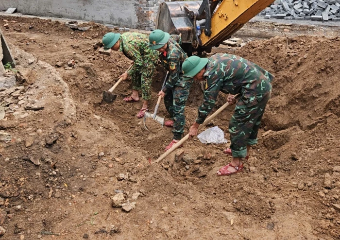 Quy tập 2 hài cốt liệt sĩ tại phường Quảng Trị