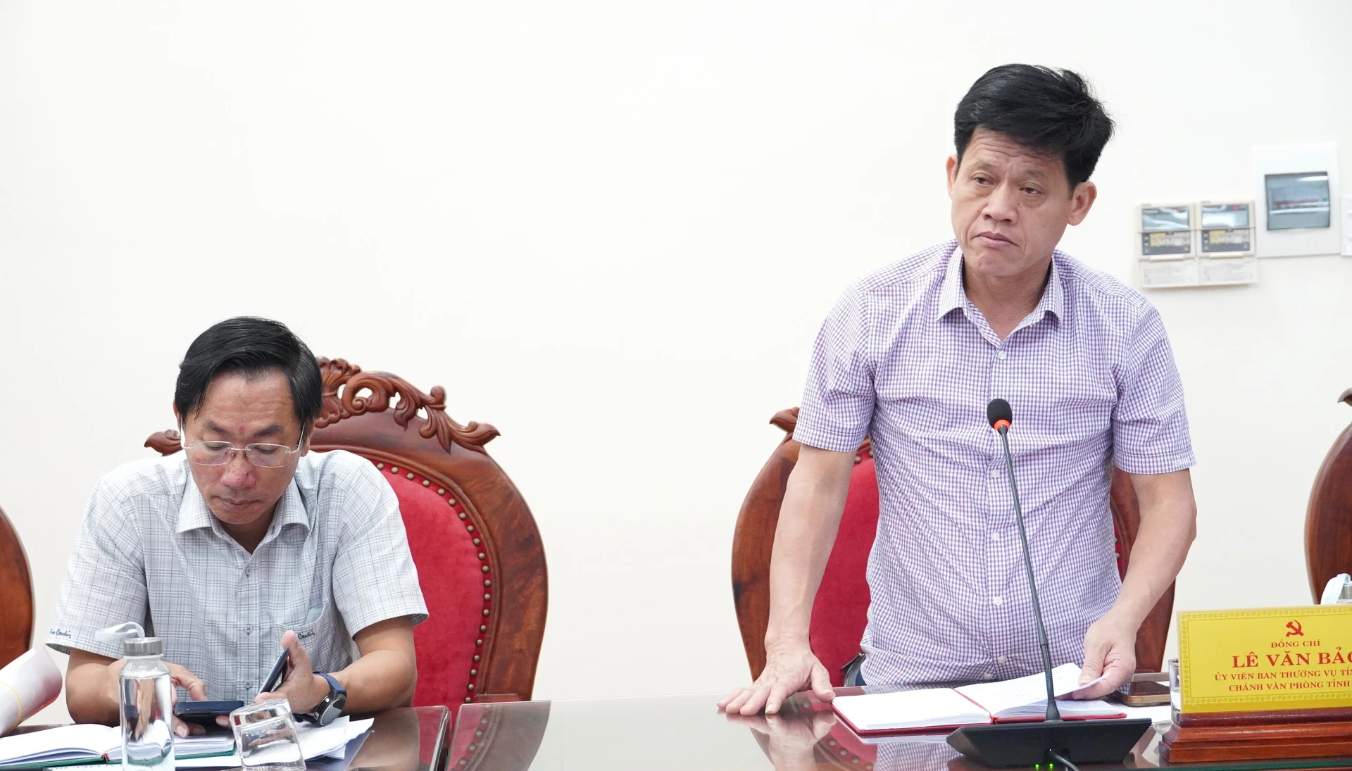 Chánh Văn phòng Tỉnh ủy Lê Văn Bảo phát biểu tại buổi làm việc - Ảnh: QV