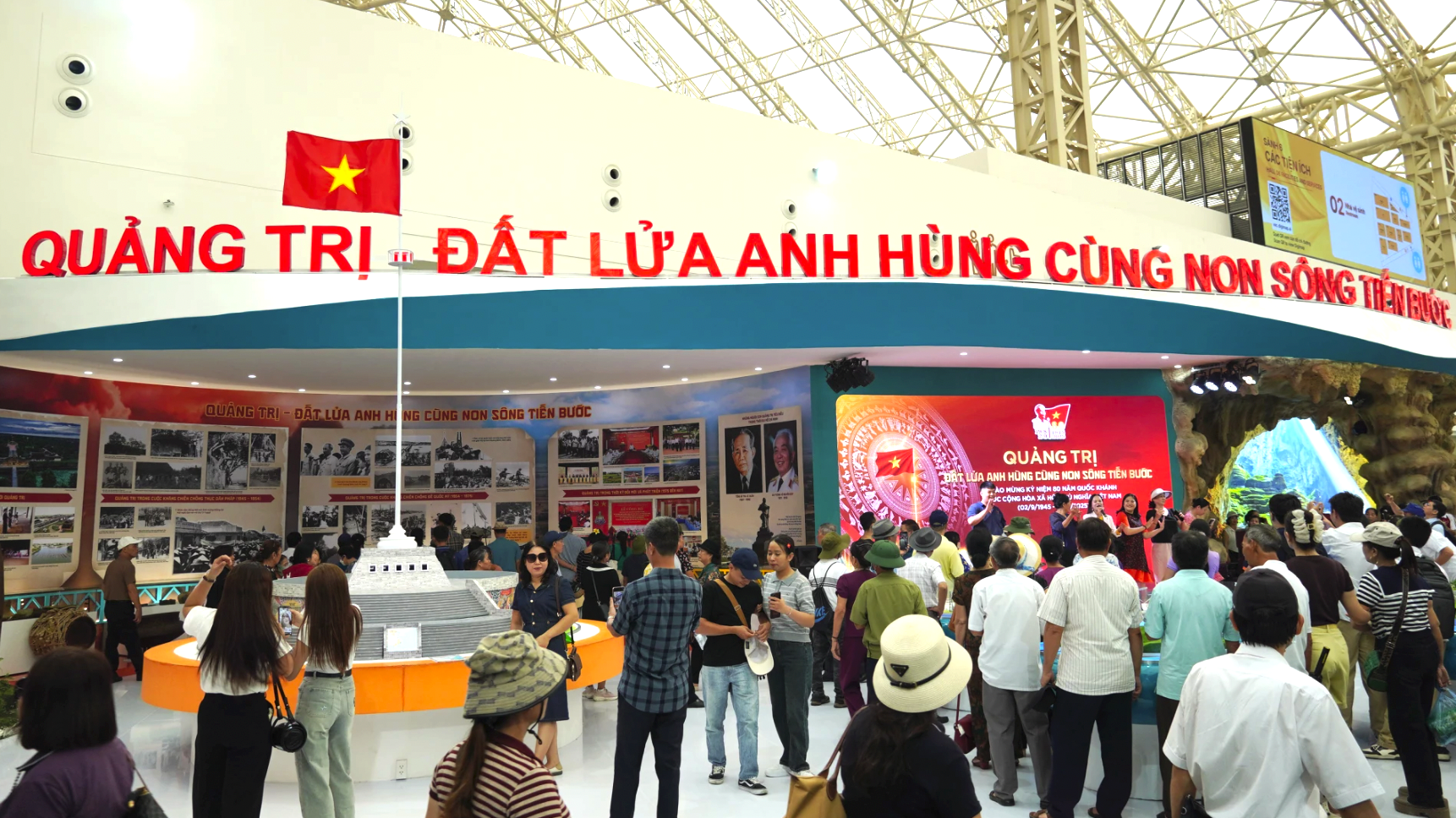 Hơn 11 vạn người tham quan không gian trưng bày triển lãm của tỉnh Quảng Trị