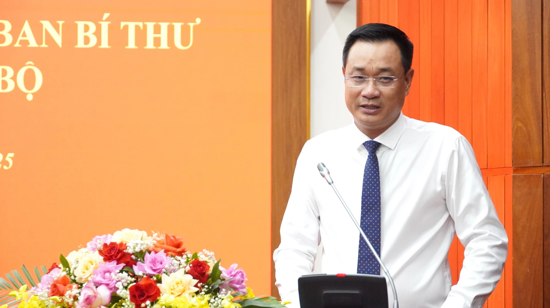 Bí thư Tỉnh ủy Lê Ngọc Quang phát biểu giao nhiệm vụ - Ảnh: QV