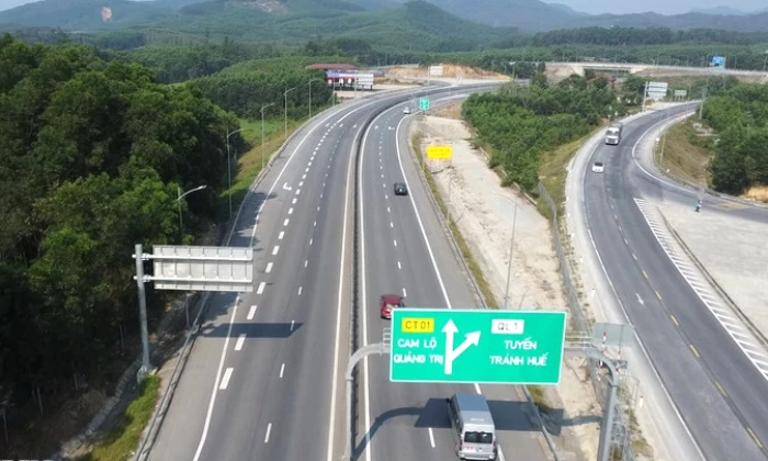 Cao tốc Cam Lộ-La Sơn sẽ được khởi công mở rộng 4 làn xe trong tháng 10