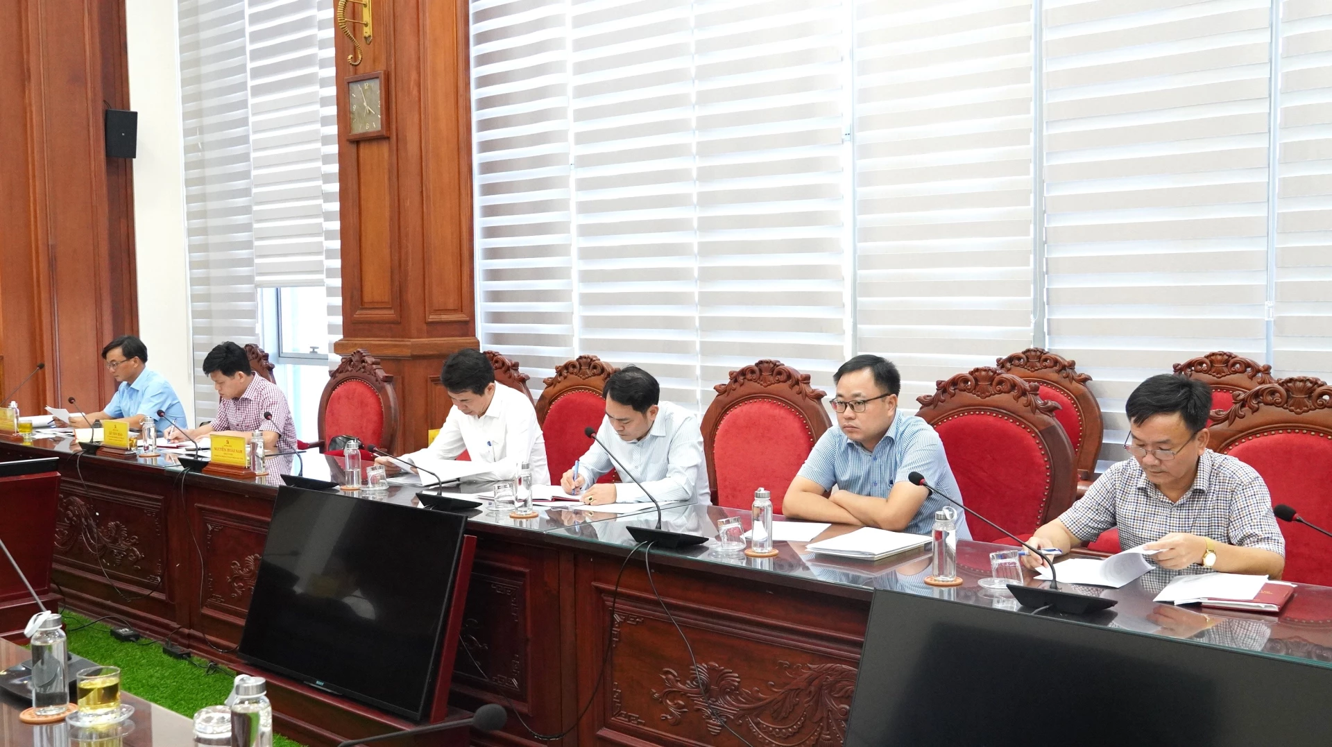Đại biểu tham dự buổi làm việc - Ảnh: QV