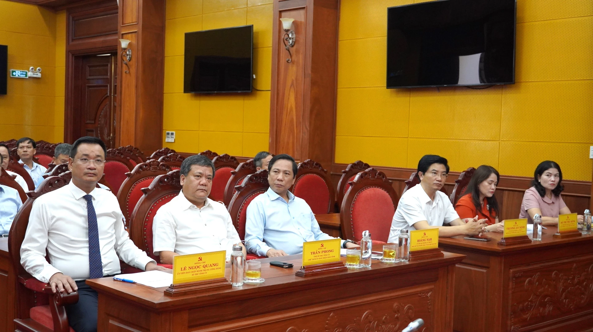 Đại biểu tham dự lễ công bố quyết định - Ảnh: QV