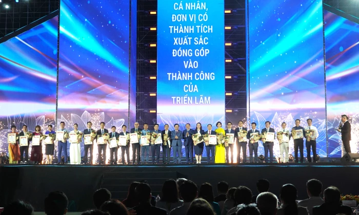 Triển lãm 80 năm thành tựu đất nước: Quảng Trị được Thủ tướng Chính phủ tặng bằng khen