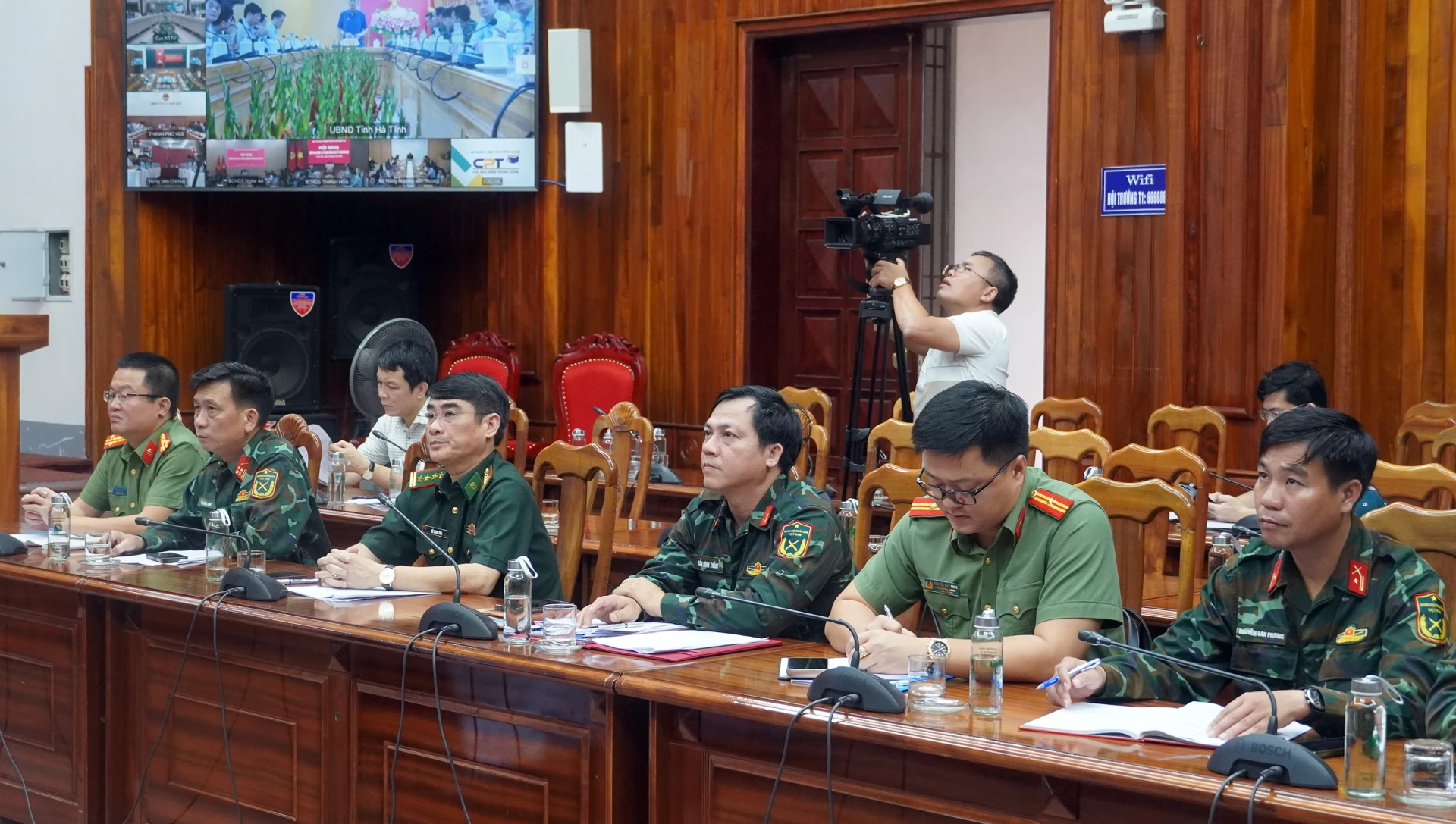 Đại biểu dự họp - Ảnh: N.M