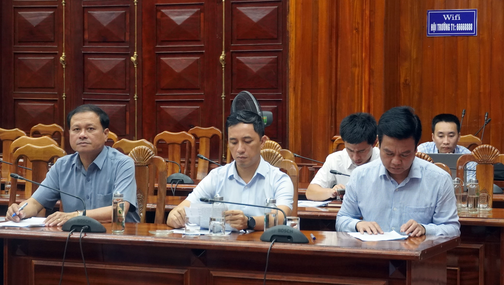Đại biểu dự họp tại điểm cầu Quảng Trị - Ảnh: N.M