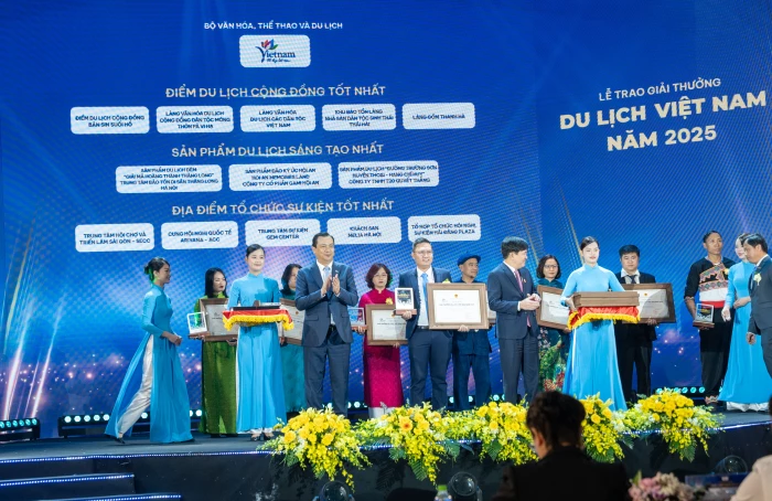 “Đường Trường Sơn huyền thoại-Hang Chỉ Huy” nhận Giải thưởng Du lịch Việt Nam 2025