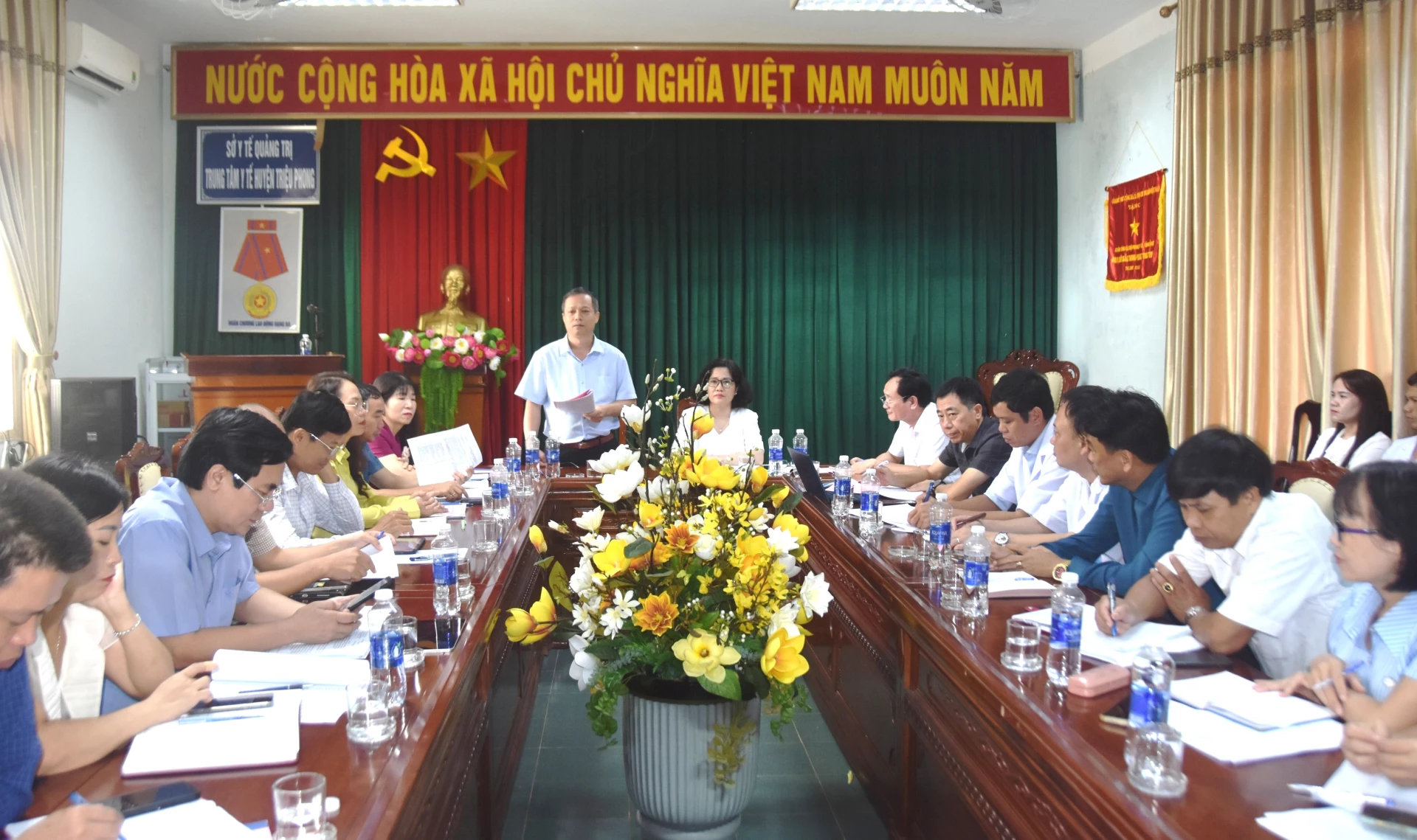Phó Chủ tịch HĐND tỉnh Nguyễn Trần Huy phát biểu tại buổi làm việc - Ảnh: ĐV