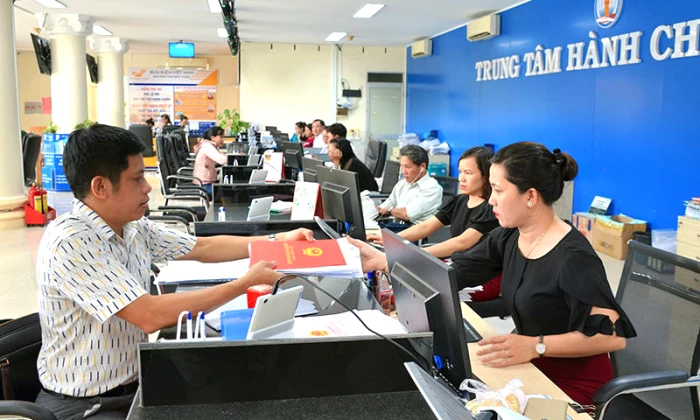 Xây dựng nền hành chính phục vụ Nhân dân, chuyên nghiệp, hiện đại