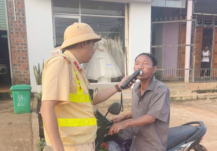 Phát hiện, xử lý gần 19.000 trường hợp vi phạm trật tự an toàn giao thông
