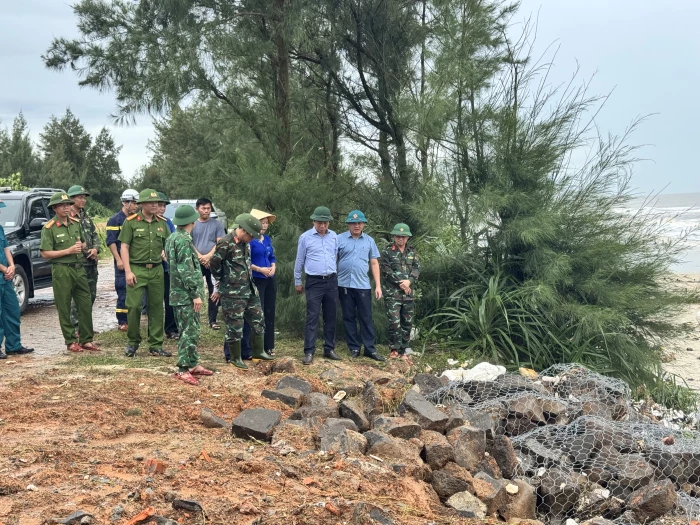 Xây dựng phương án tạm cư, di dời người dân ở những vùng có nguy cơ sạt lở cao