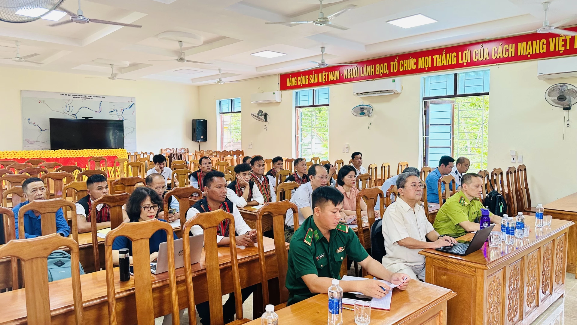 Các đại biểu tham dự hội nghị - Ảnh: B.N