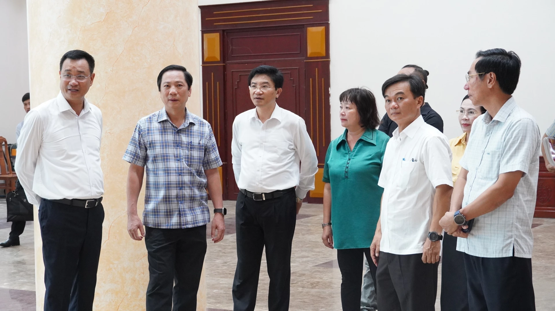 Bí thư Tỉnh ủy Lê Ngọc Quang kiểm tra tại Trung tâm Văn hóa – Điện ảnh tỉnh - Ảnh: QV