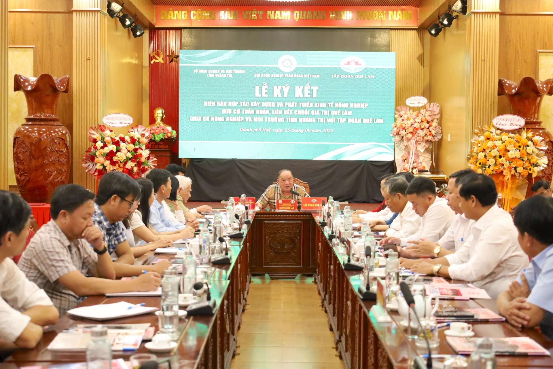 Ông Nguyễn Hồng Lam, Chủ tịch Hội Nông nghiệp tuần hoàn Việt Nam - Chủ tịch HĐQT Công ty Cổ phần Tập đoàn Quế Lâm phát biểu tại lễ ký kết