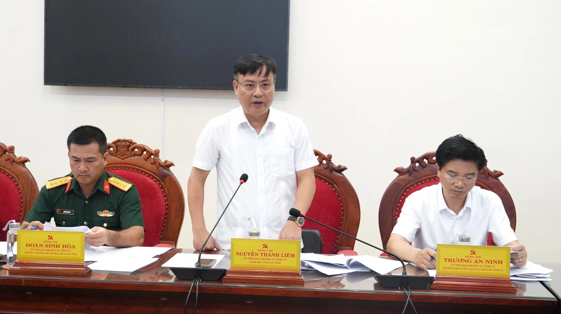Thiếu tướng Nguyễn Thanh Liêm, Giám đốc Công an tỉnh phát biểu tại buổi làm việc - Ảnh: Quốc Việt