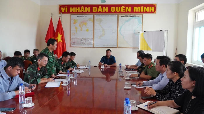 Tranh thủ từng giờ, nỗ lực cao nhất để sớm có thông tin về các ngư dân mất tích