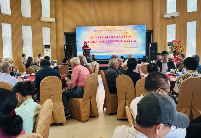Hội Văn học Nghệ thuật Quảng Trị gặp mặt hội viên cao tuổi