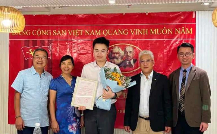 "Hạt giống đỏ" vươn mình nơi xứ xa - Bài 1: Hai nhiệm vụ, một lời thề với Đảng
